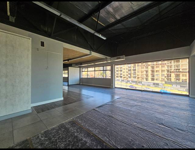 768M² SHOWROOM TO LET IN KRAMERVILLE
